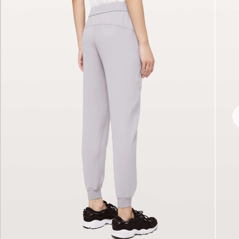 Lululemon On The Flyer Jogger